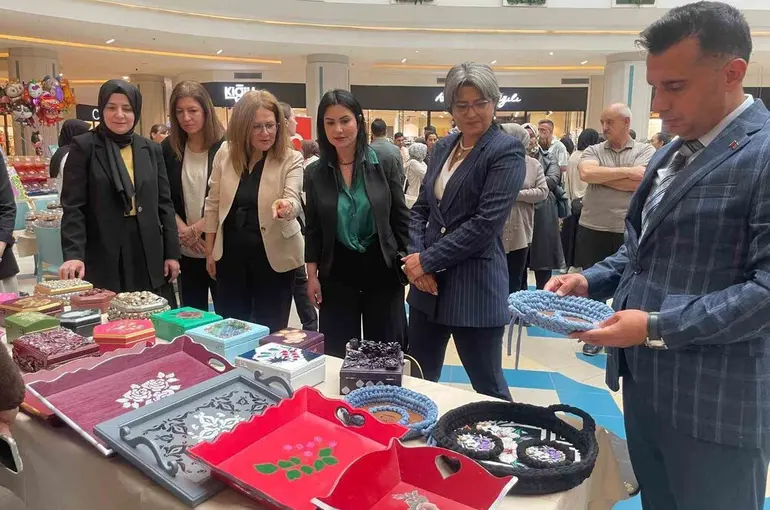 Tatlı keşifler projesi ile çocukların hayalleri sergiye dönüştü

