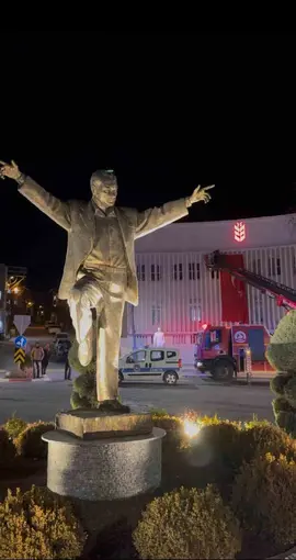 Tavas’ın her noktası bayraklarla donatıldı
