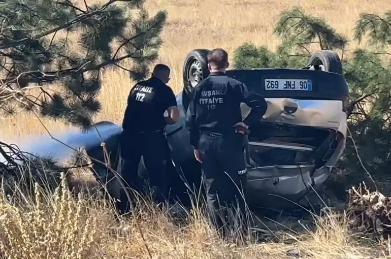 Tavşanlı’da trafik kazasında takla atan otomobilden yara almadan kurtuldu
