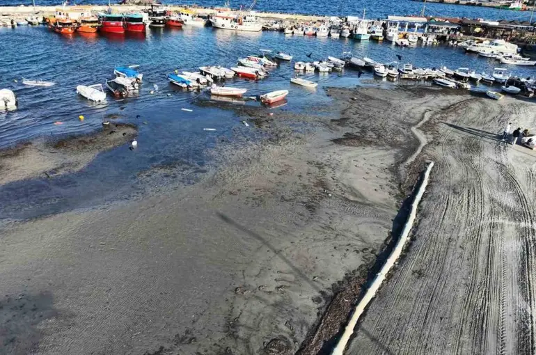 Tekirdağ’da deniz çekildi
