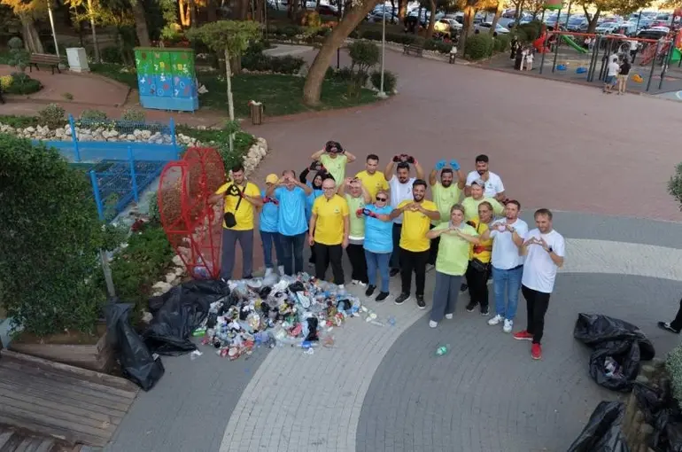 Tekirdağ’da sokaklar hareketlendi: Spor yaptılar, çöp topladılar
