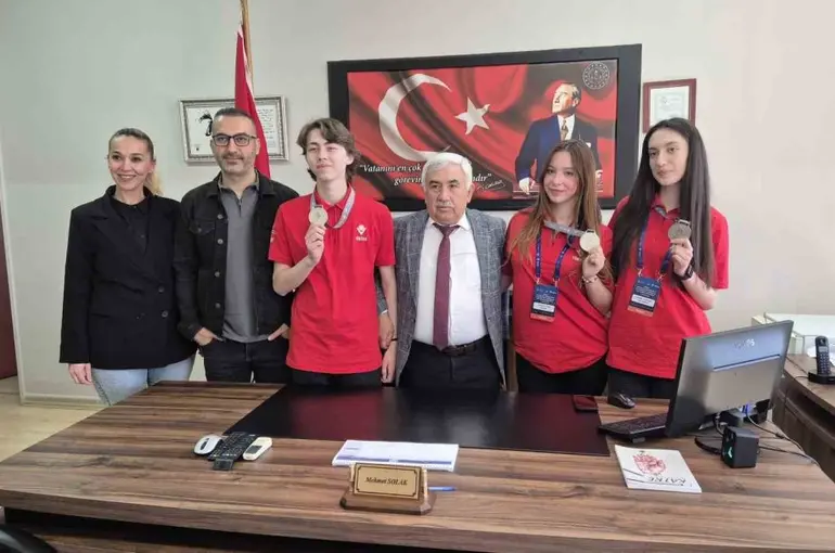 Tekirdağlı öğrencilerden büyük başarı: Türkiye ikincisi oldular
