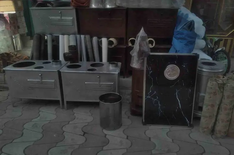 Tercan’da kış hazırlıkları başladı, sobalar satışa çıkarıldı
