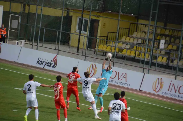 TFF 3. Lig:  Balıkesirspor: 4 - Uşakspor: 1
