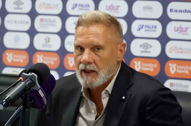 Thorsten Fink: "Ben takımıma, kulübe ve şehre güveniyorum"

