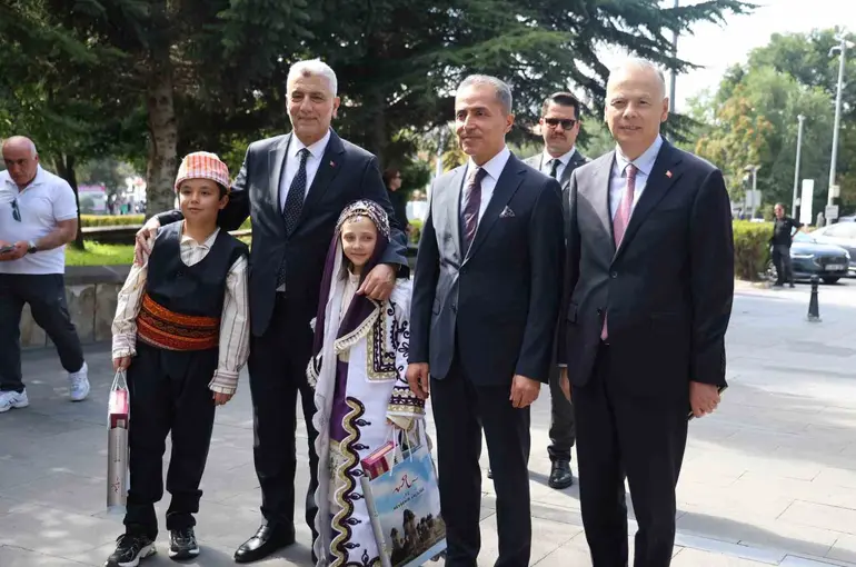 Ticaret Bakanı Prof. Dr. Ömer Bolat: "Türkiye zorlu şartlara rağmen ekonomisini büyütmeye devam ediyor"
