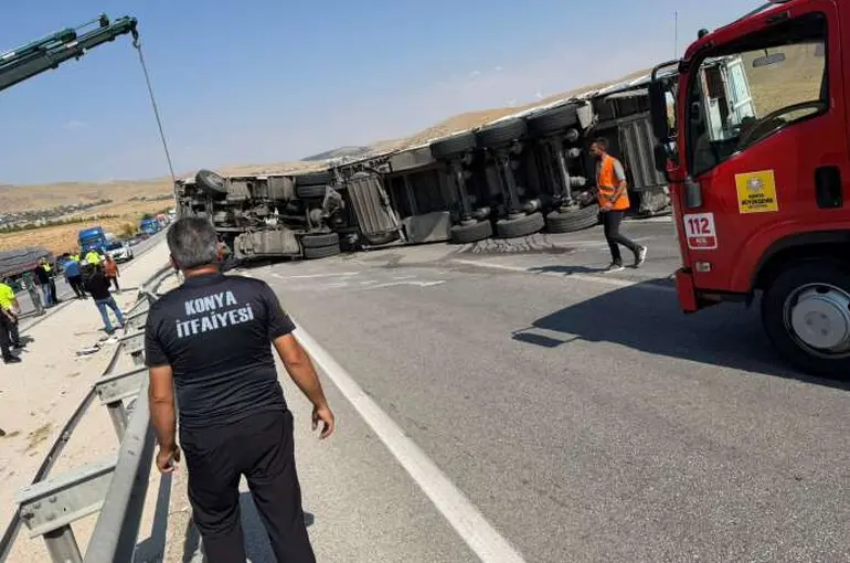 TIR devrildi, sürücü kurtarıldı