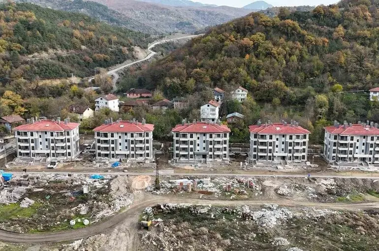 Tır Köyü’ndeki TOKİ Afet Konutlarında Sona Gelindi
