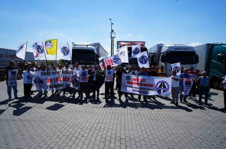 Tır şoförleri Kapıkule’de Schengen vizesi sorununa dikkat çekti
