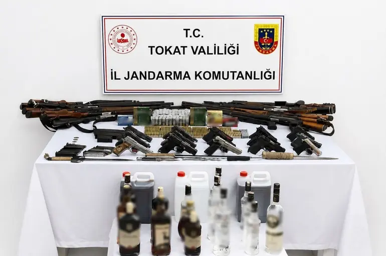 Tokat’ta 19 adrese eş zamanlı operasyon: 14 gözaltı

