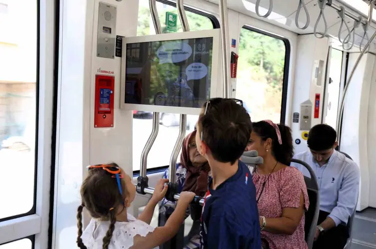 Tramvayda yolculuk kuralları animasyonlarla anlatılıyor

