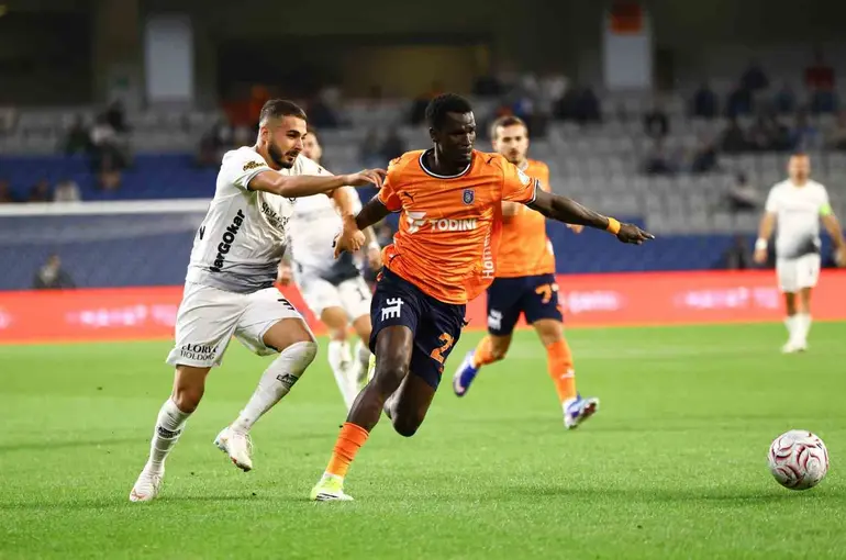 Trendyol Süper Lig: Başakşehir FK: 4 - Gençlerbirliği: 0 (Maç sonucu)
