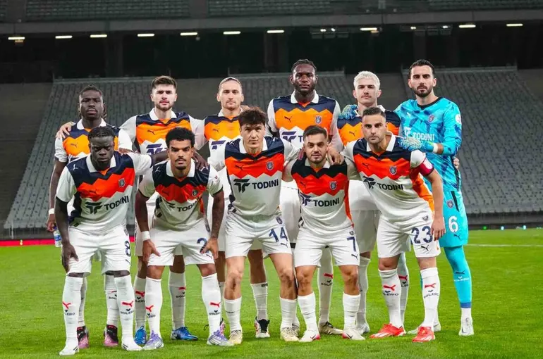 Trendyol Süper Lig: Fatih Karagümrük: 0 - RAMS Başakşehir: 0 (İlk yarı)
