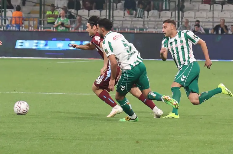 Trendyol Süper Lig: Konyaspor: 1 - Trabzonspor: 0 (Maç devam ediyor)
