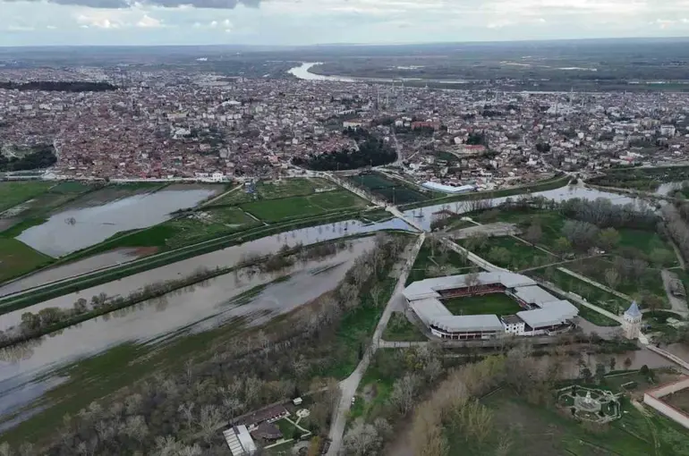Tunca Nehri taştı, Sarayiçi havadan görüntülendi
