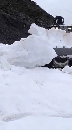 Tunceli’de karla mücadele sürüyor
