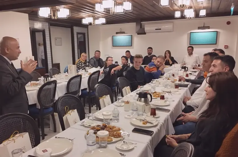 Turizm Rehberlerinden Sırçalı Hotel’e Tam Not