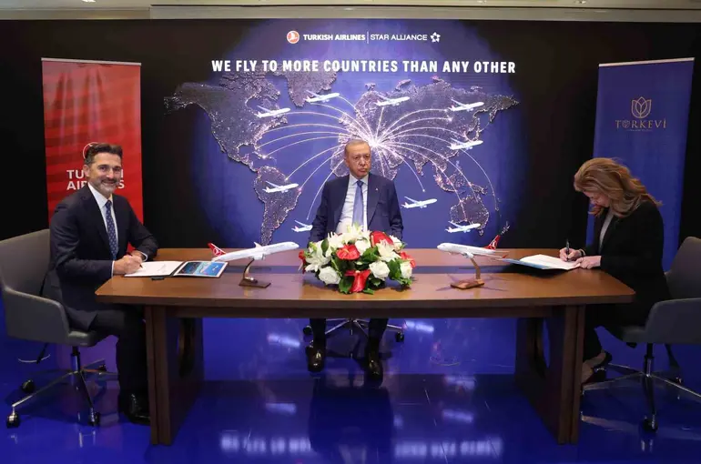 Türk Hava Yolları, 150 adede kadar yolcu uçağı siparişi için Boeing’le anlaşma imzaladı
