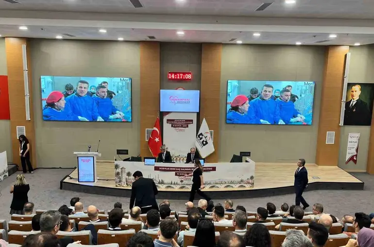 Türkiye’nin ilk "Canlı Vakalı İlaçlı Balon Kardiyoloji Zirvesi" Adana’da başladı
