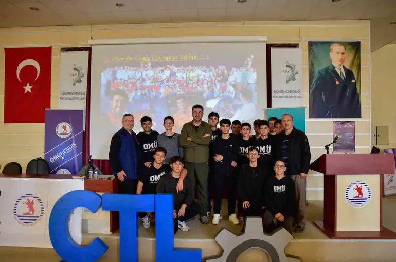 TUSAŞ baş test pilotundan öğrencilere ’gökyüzü dersleri’
