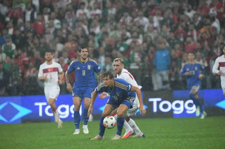 UEFA Uluslar Ligi: Türkiye: 0 - İtalya: 3 (İlk yarı)
