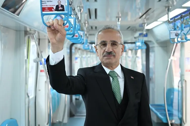 Ulaştırma ve Altyapı Bakanı Uraloğlu: "Marmaray, 12 yılda 1 milyar 430 milyon yolcuya hizmet verdi"