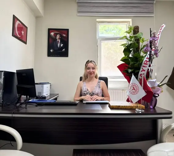 Uludere’de ilk kadın ilçe Sağlık Müdürü göreve başladı
