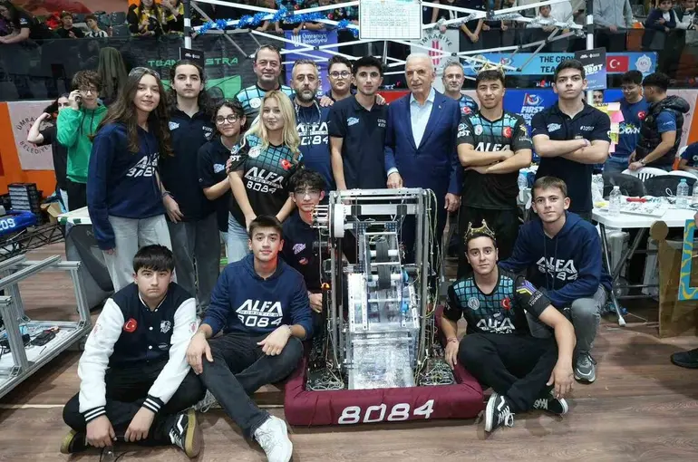 Ümraniye’de robot yarışları büyük heyecana sahne oldu
