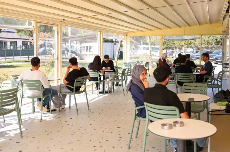Üniversiteli gençlerden Yurt Kafe’ye yoğun ilgi
