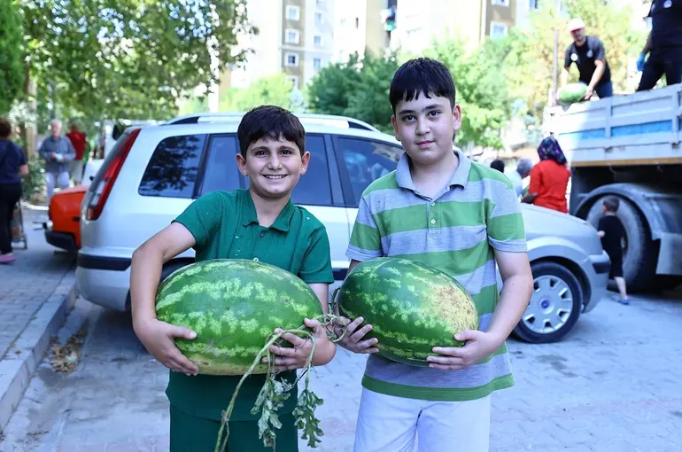 Üreticinin imdadına Başkan Çavuşoğlu yetişti
