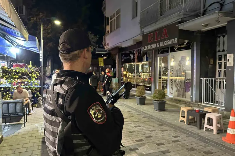 Uşak’ta emniyet ve jandarmadan ‘Huzur ve Güven’ uygulaması
