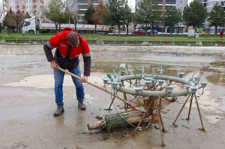 Uşak’ta parklar yaza hazırlanıyor
