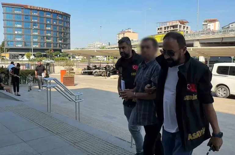 Üzerine çöp poşeti geçirip otomobil kundaklayan şüpheli tutuklandı

