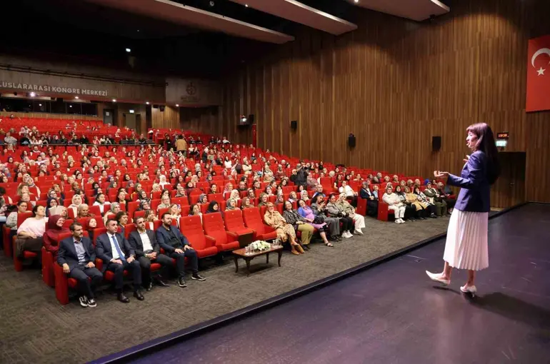 Uzmanı okula uyumun şifrelerini verdi
