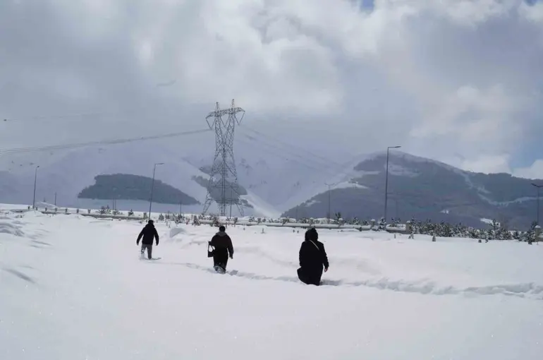 Uzmanlardan çığ, buzlanma ve don uyarısı
