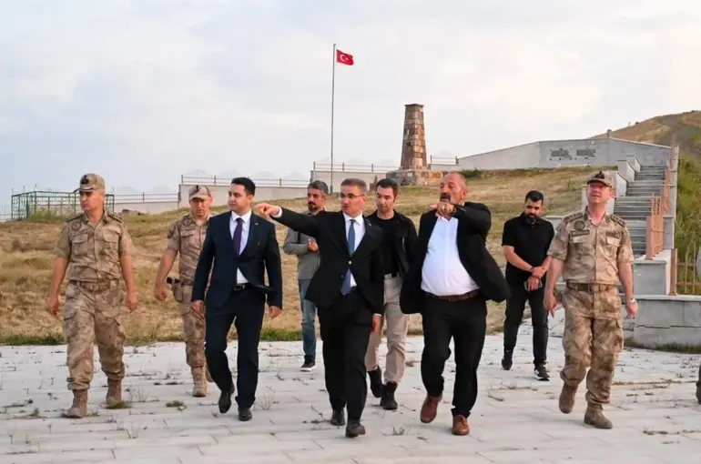 Vali Baruş’tan Şenkaya çıkarması
