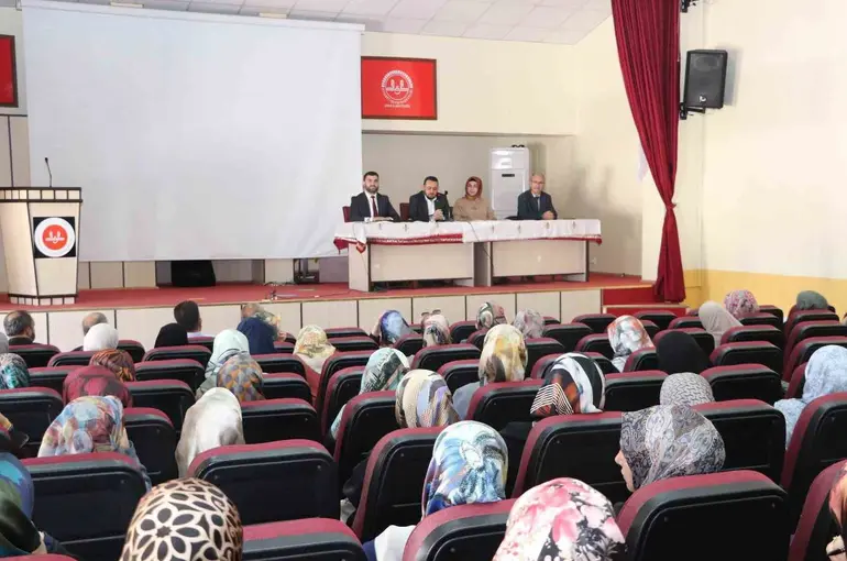 Vali Şimşek’ten din görevlilerine başarı belgesi
