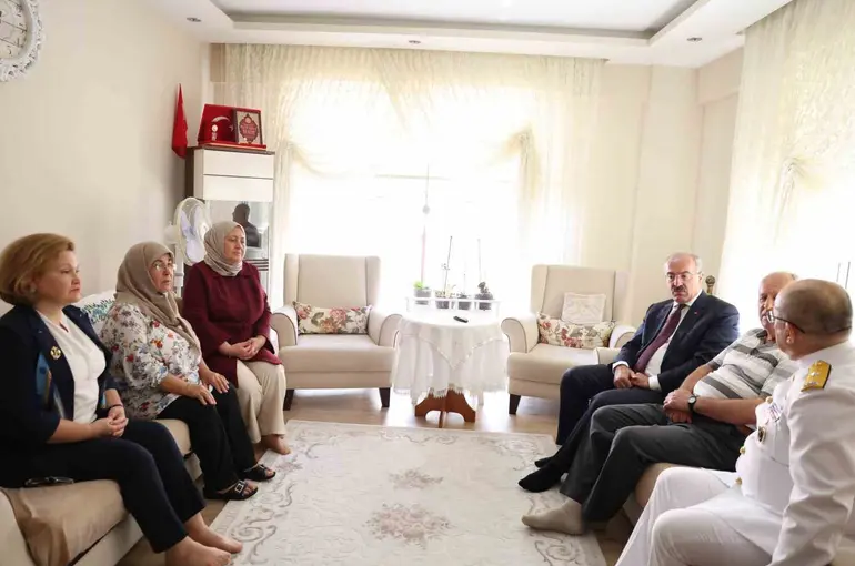 Vali Toraman 19 Eylül Gaziler Günü’nde gazi ziyareti gerçekleştirdi
