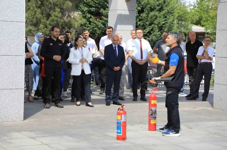 Valilikte yangın tatbikatı
