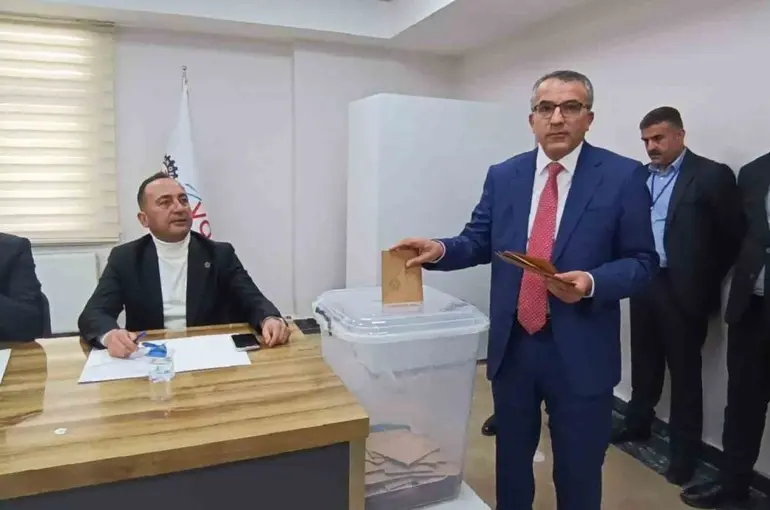 Van OSB seçimlerinde Memet Aslan güven tazeledi
