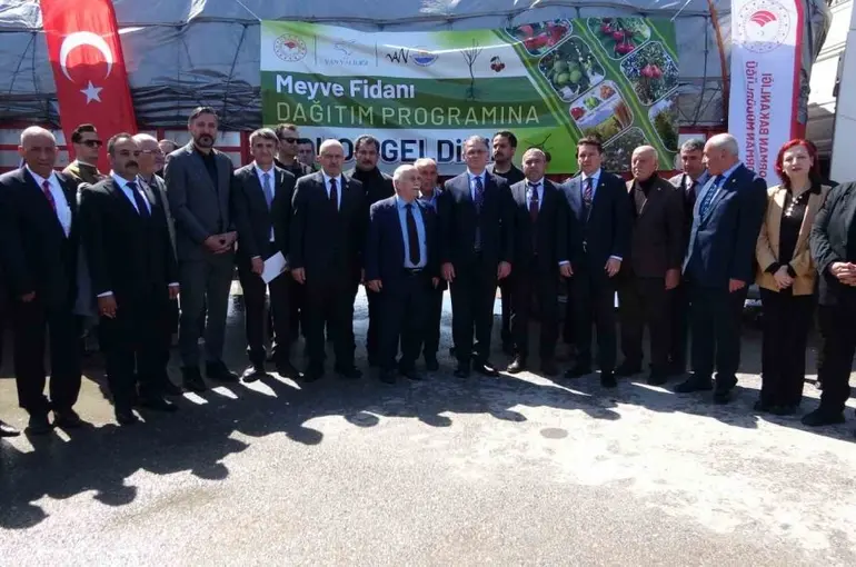 Van’da 5 yılda 4 buçuk milyon fidan toprakla buluşturuldu
