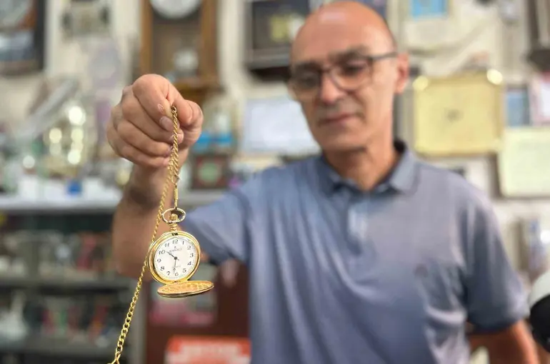 Van’da dijital çağa rağmen eski saatlerin tutkusu bitmiyor
