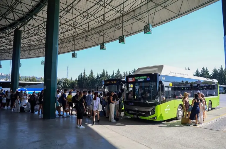 Vatandaşlar mavi bayraklı plajlara "800CK" ile akın etti
