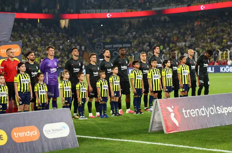Vincenzo Italiano’dan derbide tek değişiklik
