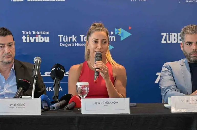 WTA 125 Türk Telekom Ankara Open açılış toplantısında basın mensuplarıyla buluştu
