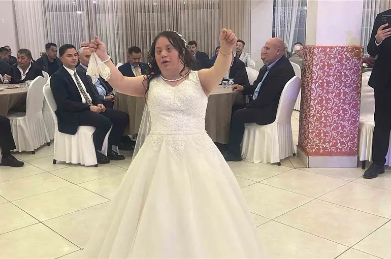 Yağmur’un gelinlik hayali gerçek oldu
