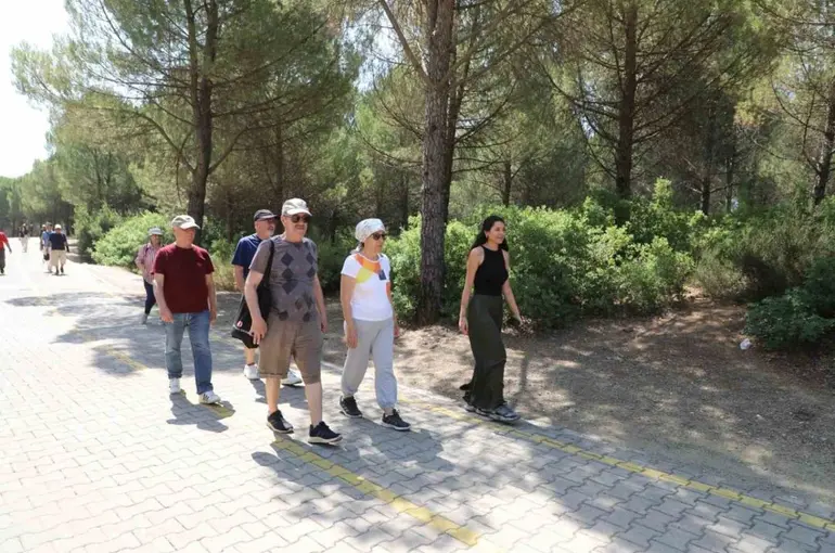 Yaş alan büyükler hayata hareketle bağlanıyor
