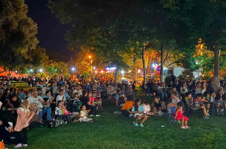 ‘Yaz sineması’ etkinliğine yoğun ilgi
