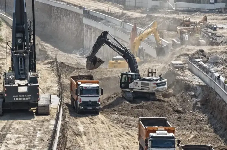 Yeni Dörtyol Köprülü Kavşağı’nda çalışmalar sürüyor
