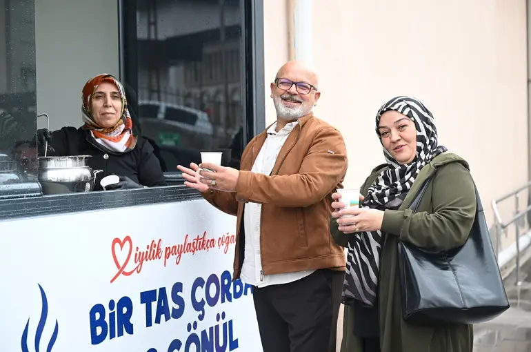 Yeşilyurt’ta hasta ve hasta yakınlarına sıcak çorba ikramı
